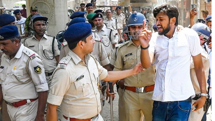 https://www.salarnews.in/public/uploads/images/newsimages/maannewsimage28052024_162101_patna college student resize.jpg